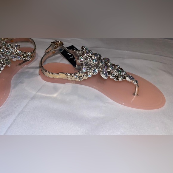 NWT OLIVIA MILLER TILLY RHINESTONE (NWT)
SANDALS SIZE 6 - Picture 4 of 7